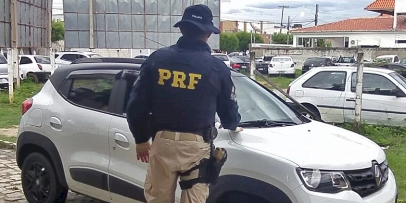 Veículo furtado em São Paulo há dois anos é recuperado pela PRF no sertão da PB 