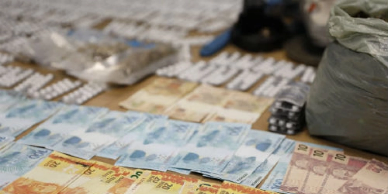 Polícia apreende drogas, dinheiro falso e ferramentas para violar cofres na Paraíba