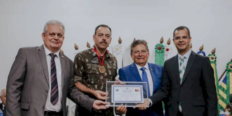 ALPB concede cidadania paraibana e Medalha Epitácio Pessoa ao general do Exército Richard Fernandez Nunes
