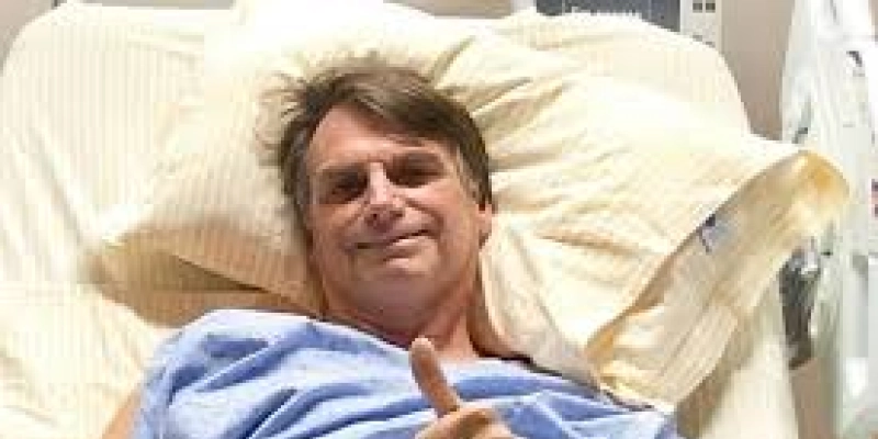 Bolsonaro recebe alta médica, deixa hospital e vai para o Rio