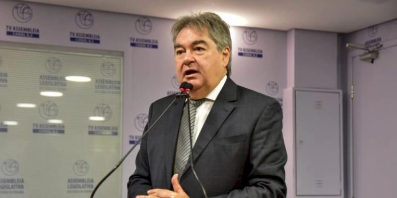 Lindolfo assume mandato na ALPB, e diz que 2º suplente dependia de uma convocação do Governador