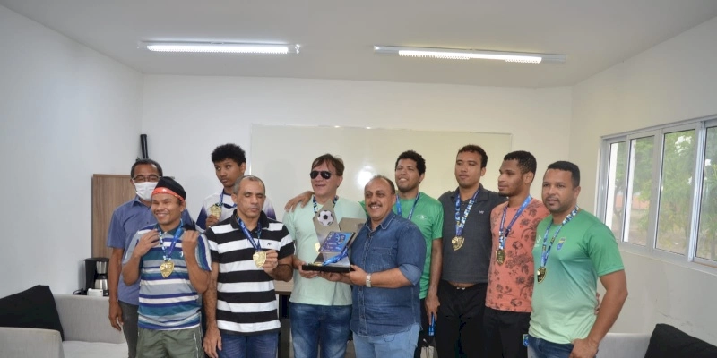 Equipe do futebol de cegos agradece apoio do Governo e apresenta medalhas e troféu de campeão brasileiro
