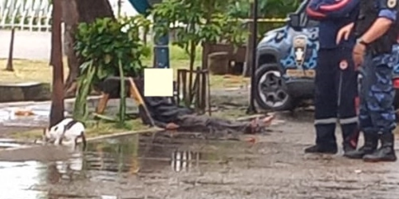 Homem em situação de rua é assassinado com vários golpes de faca-peixeira; leia 