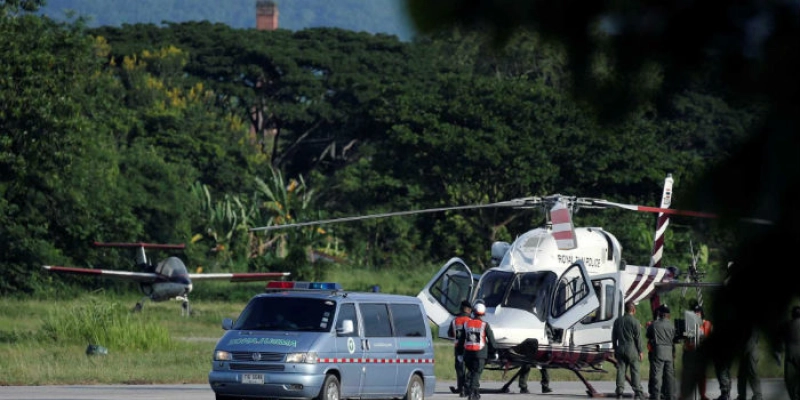 Todo o time é resgatado de gruta na Tailânda