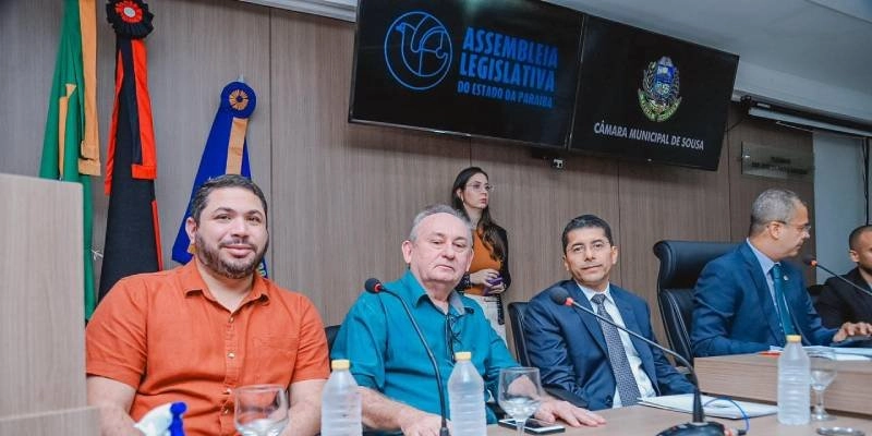 Júnior do Peixe intensifica atuação política no sertão após agenda em Brasília
