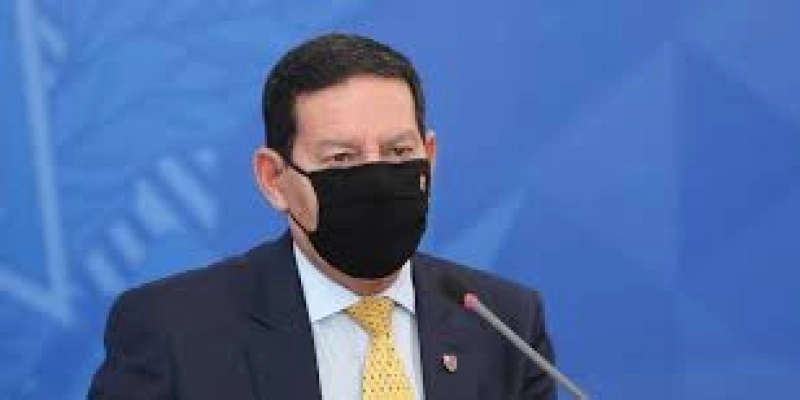 Mourão diz que governo federal estuda fortalecer órgãos ambientais