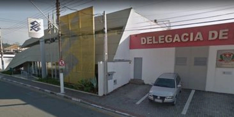 Dez criminosos morrem em troca de tiros com a Polícia durante tentativa de assalto a bancos nesta quinta-feira
