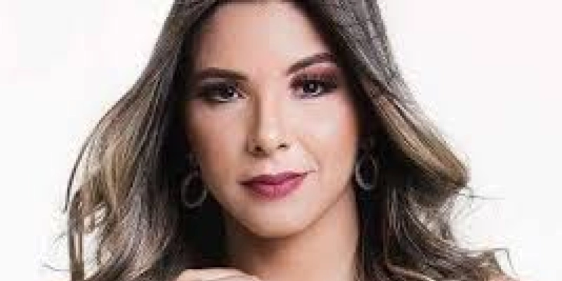 Cantora Robertinha Maia recebe alta de Hospital de Mossoró, após passar 20 dias internada vítima de grave acidente automobilístico