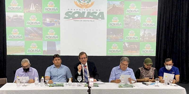 Tyrone anuncia durante coletiva, inaugurações para o mês de setembro, e concurso público em Sousa