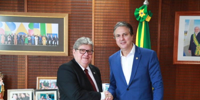 Em Brasília, Azevêdo trata de investimentos na Saúde e Educação em reuniões com ministro e secretário do governo federal
