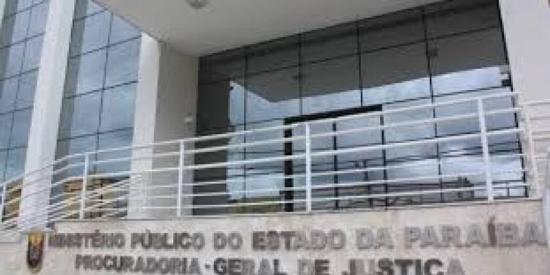 Ministério Público denuncia prefeito e mais três pessoas por crime de responsabilidade