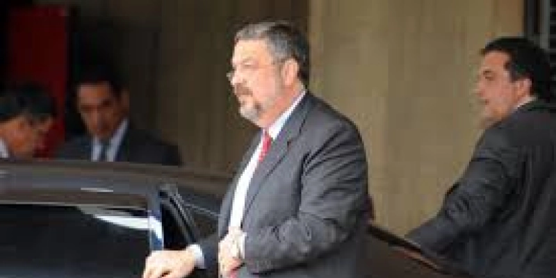 Palocci presta depoimento ao MPF sobre desvios em fundos de pensão