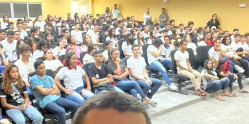 Polícia Militar realiza palestra de prevenção às drogas em escola de Sousa