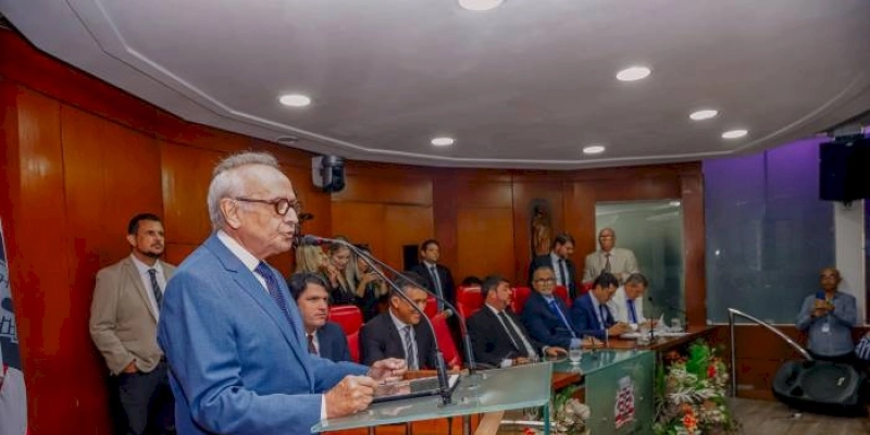 Cícero Lucena abre os trabalhos legislativos da Câmara Municipal e anuncia a construção do Hospital Dia