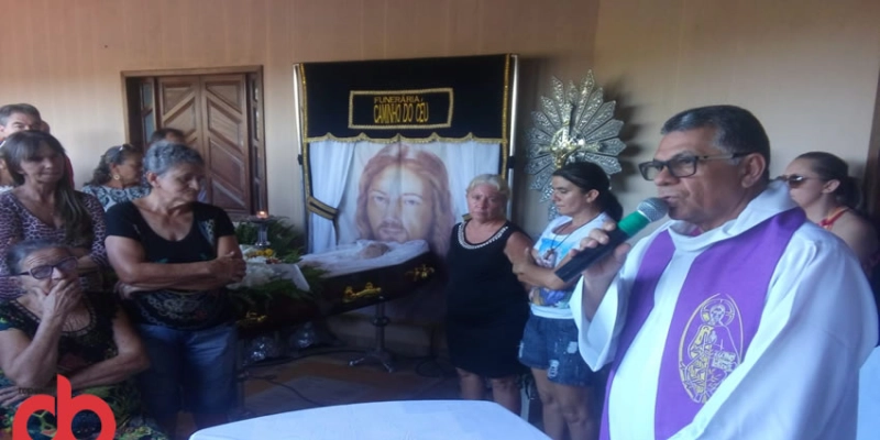 Comoção marca sepultamento da Vereadora Amanda no quintal de sua Casa no Município de Nazarezinho; Fotos