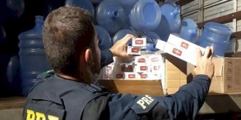 PRF na Paraíba apreende 250 mil maços de cigarros contrabandeados