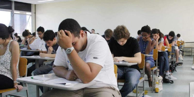 Fies registra o menor número de contratos novos em seis anos; Confira
