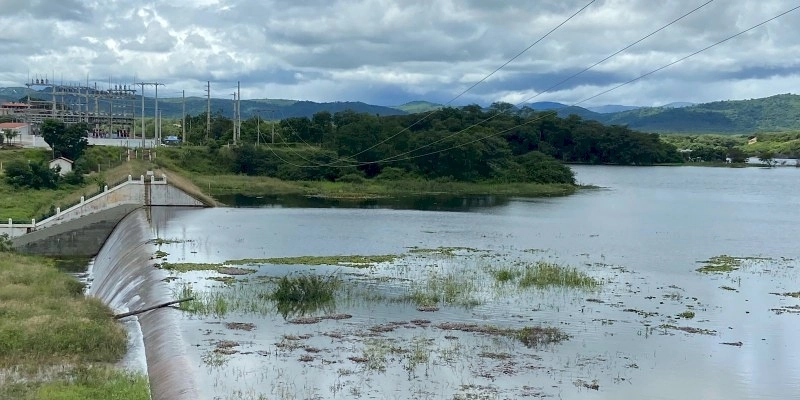 Veja as primeiras imagens da Sangria do Açude de São Gonçalo em Sousa; Vídeo 