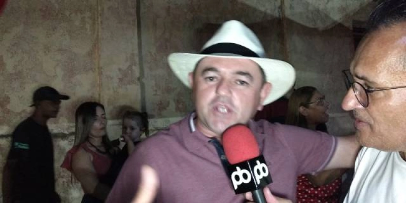 Coco Seco manda recado para o Prefeito em Uiraúna: “Dr. Bosco confie em seu Galego aqui”; Vídeo 