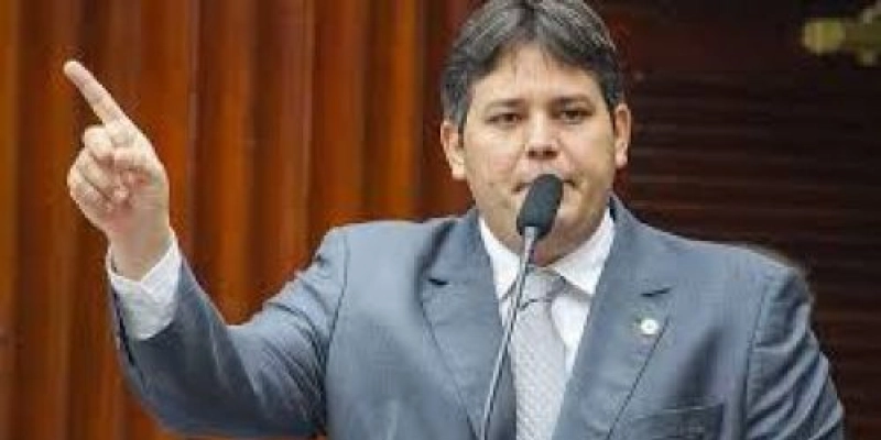 Prefeito afastado Dinaldinho poderá nesta quarta-feira anunciar sua renuncia em Patos