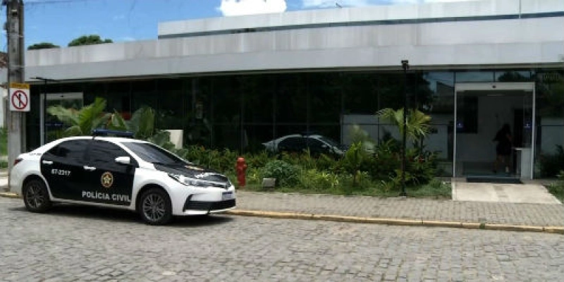Mulher de turista lituano assassinado em Paraty diz à polícia que suspeito a assediou por dois dias antes de estuprá-la
