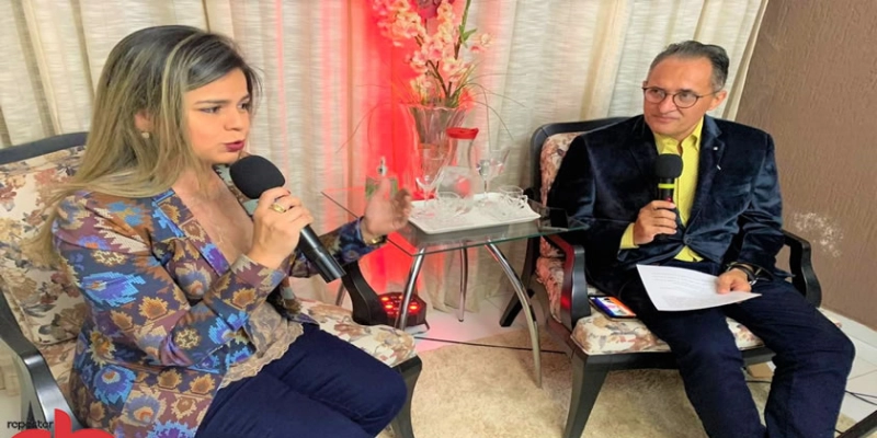 No PONTO & VÍRGULA, advogada dá lição de moral, quando é questionada se já participou de licitação de “cartas marcadas”; Assista