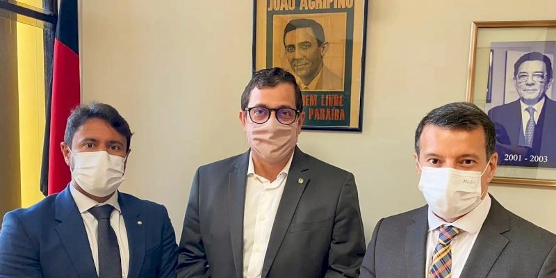 Gervásio Maia recebe moção de aplauso do Ministério Público por trabalho na Câmara