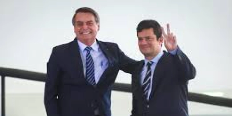 Metade dos brasileiros acha que Moro deve ser vice de Bolsonaro em 2022