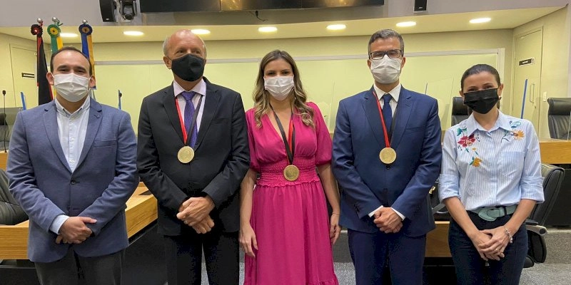 Secretaria de Estado da Saúde recebe homenagem da Assembleia Legislativa pela condução da pandemia