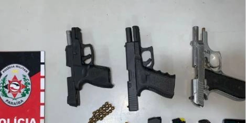 Polícia Militar apreende três pistolas em conveniência de Catolé do Rocha na Operação Paradigma