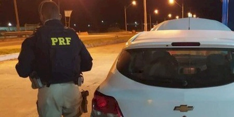 PRF na Paraíba tira de circulação dois veículos adulterados e flagra condutores inabilitados envolvidos em acidentes de trânsito