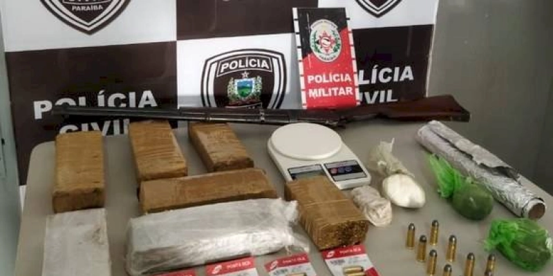 Polícias apreendem droga, arma e munições com uma adolescente de 16 anos