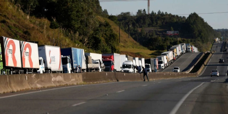 Multas cobradas a transportadoras já passam de R$ 840 milhões