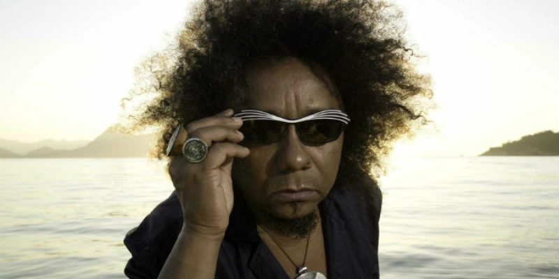 Chico César lança primeiro single de tributo reggae a Djavan; ouça