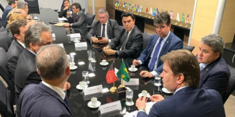 Wilson Santiago participa de reunião com ministro do Desenvolvimento Regional junto com Bancada Federal para assegurar recursos visando a contenção da Barreira do Cabo Branco