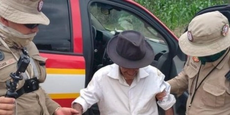 Com ajuda de cão farejador, Corpo de Bombeiros localiza idoso que estava desaparecido 