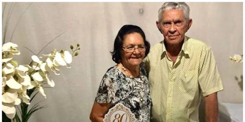 Familiares e amigos celebram o aniversário de 80 anos da matriarca Necy Abrantes