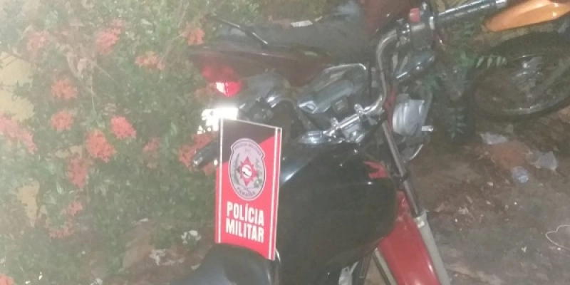 Motocicleta roubada na cidade de Aparecida é recuperada pela polícia militar em Catolé do Rocha 