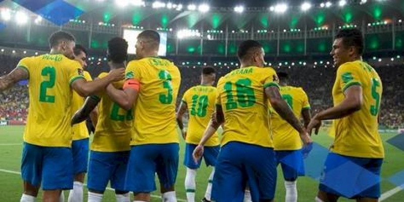 Seleção goleia Chile por 4 a 0 no último jogo no Brasil antes da Copa