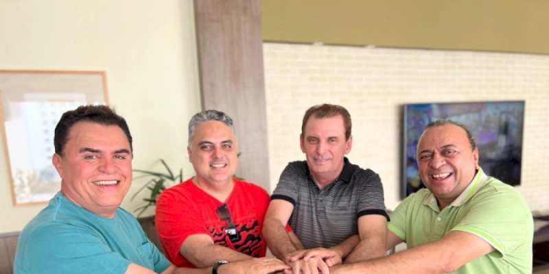 Wilson Santiago prestigia carnaval no Sertão, visita nove municípios e mostra força na região