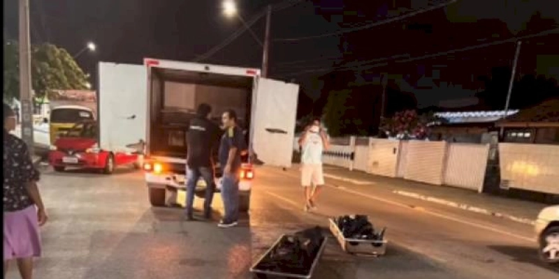 INUSITADO - Corpos caem de Rabecão, e ficam no meio de Avenida, na Paraíba