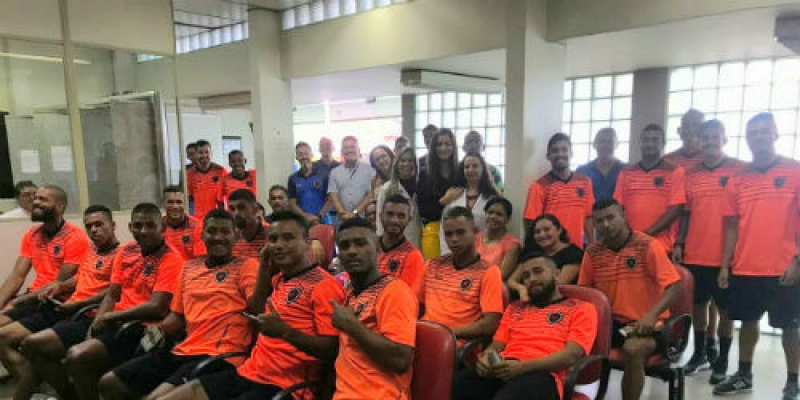 Hemocentro continua com estoque baixo e convoca doadores de sangue