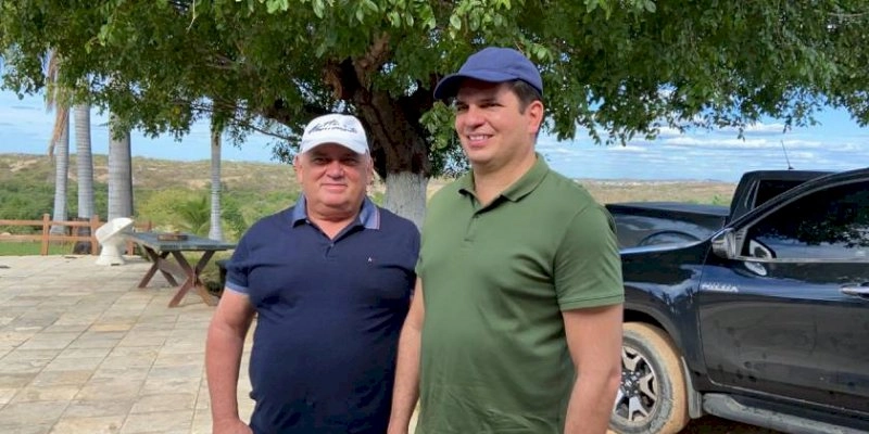 Prefeito Coloral se encontra com o Diretor da Aneel em Pombal, e pede Iluminação completa de Led para São José da Lagoa Tapada 