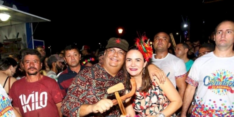 Futuro Ministro da Justiça tem foto exposta fazendo o símbolo Comunistas, e viraliza na internet