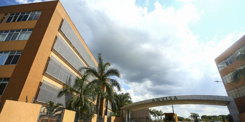 Anvisa analisa uso emergencial de nova vacina contra covid-19