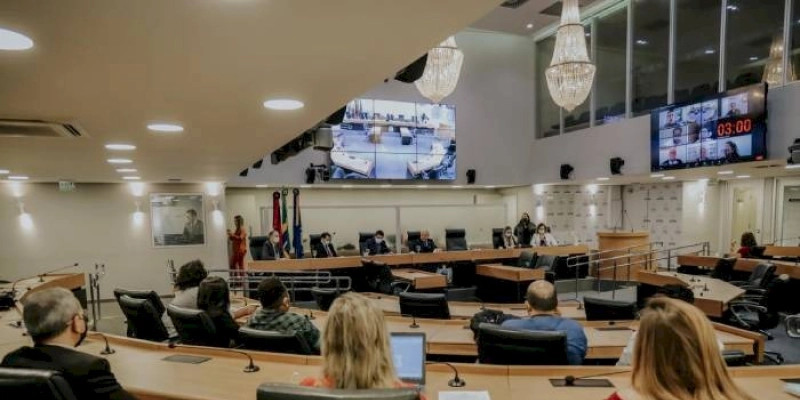 Assembleia debate LOA 2023 com autarquias, entidades e população em Audiência Pública
