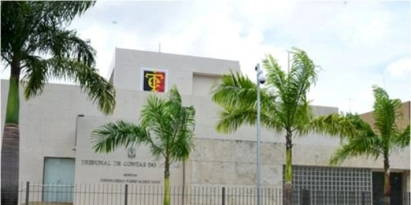 Durante sessão, TCE imputa débitos a ex-prefeitos após reprovar as contas