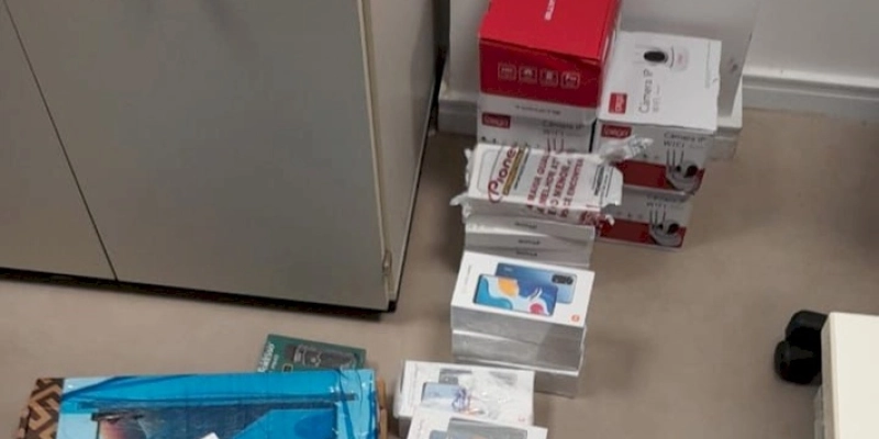 Mala com produtos contrabandeados é apreendia pela PF no Aeroporto Castro Pinto