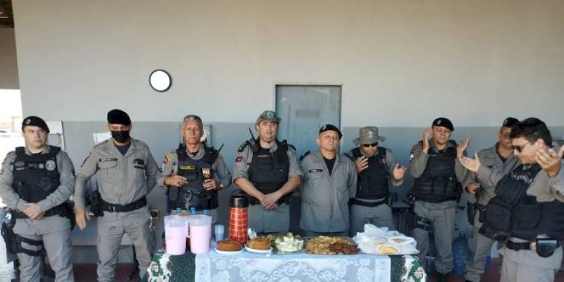 Policiais Militares do 14º Batalhão são recebidos com café da manhã em homenagem ao Dia dos Pais