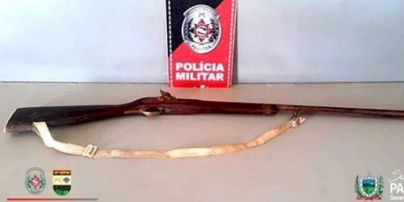 Homem embriagado promove desordens, ameaça familiares e termina detido com arma de fogo 